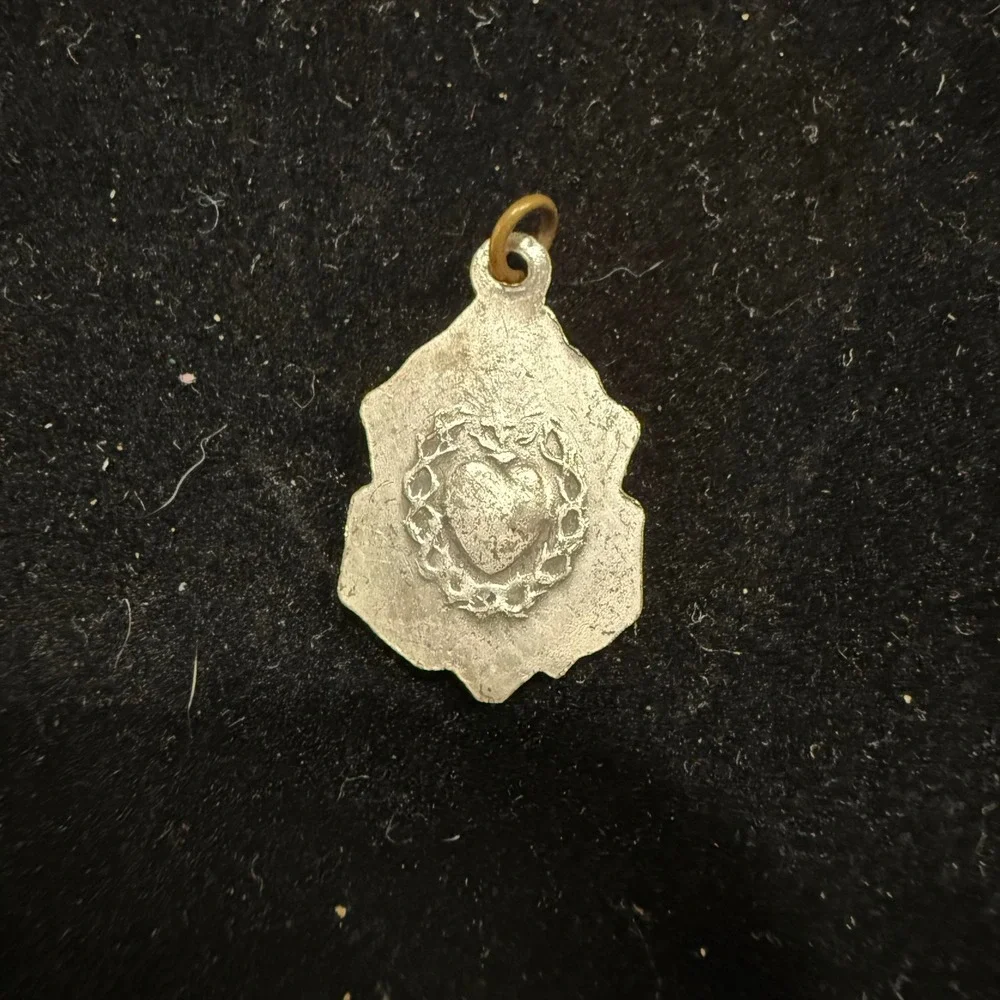 Vintage Infant Jesus of Prague Sacred Heart Religious Medal Silver Tone‎ Pendant